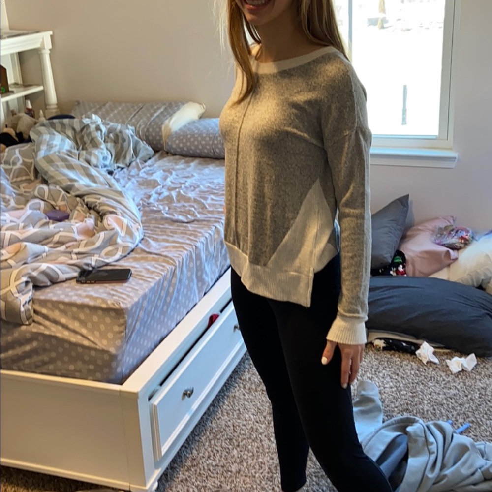 Sweater never been warn before, very soft.